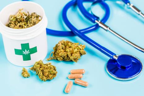 Les médecins traitants de relais devront se former pour pouvoir renouveler la prescription hospitalière initiale de cannabis