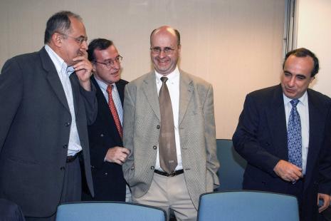 Michel Combier lors d'une réunion conventionnelle à la Cnam le 9 juillet 2002 en compagnie de (gauche à droite) Pierre Costes, Jean-Gabriel Brun et Michel Chassang